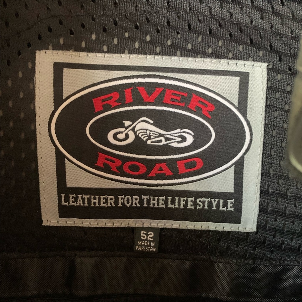 Motorcycle jacket - Picture 2 of 5